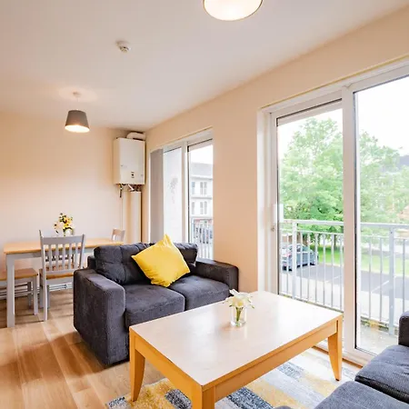 Апартаменты Modern 4-bed Near Campus & Shops Лимерик
