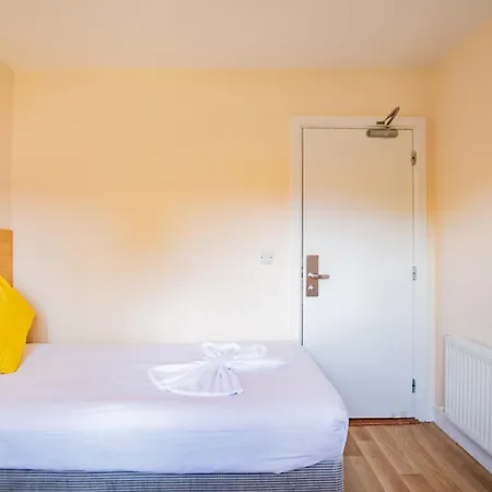 Modern 4-bed Near Campus & Shops * Limerick Junction